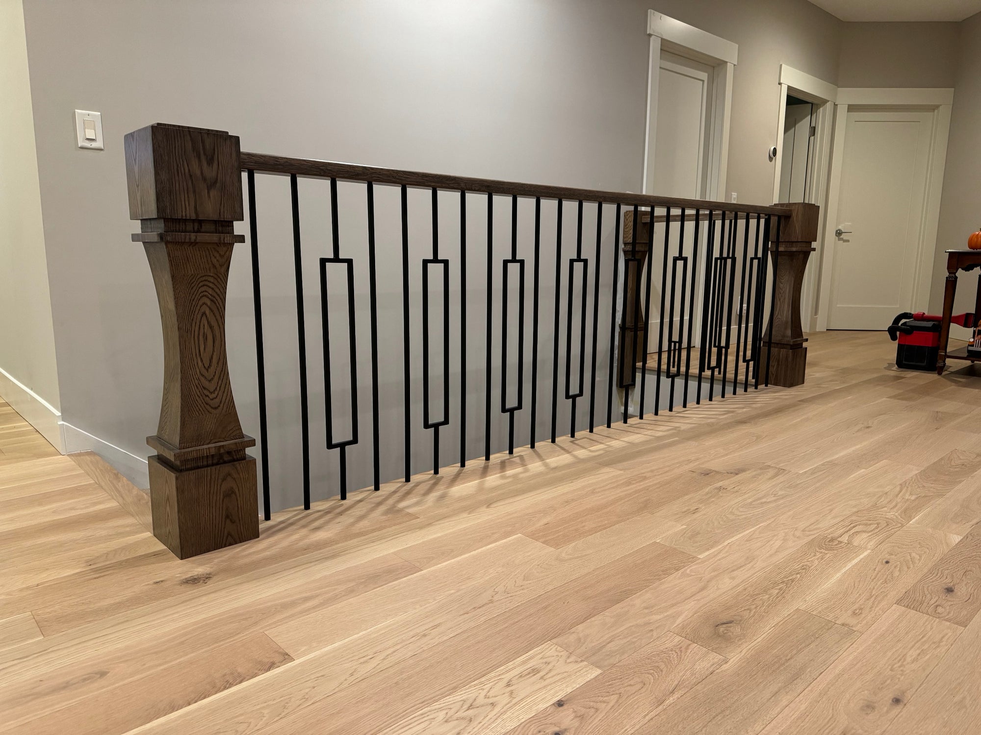 Simple Modern Newel Post NP012